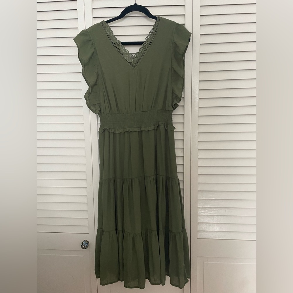 Size 4 Nanette Green Float Dress - image 1